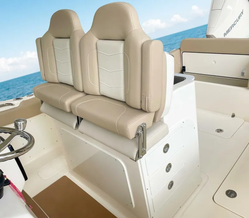 Slide: The Image of Scout 305 LXF 2026 - 5060474