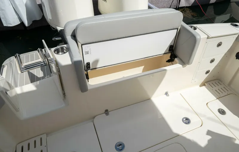 Slide: The Image of Scout 305 LXF 2026 - 5060516