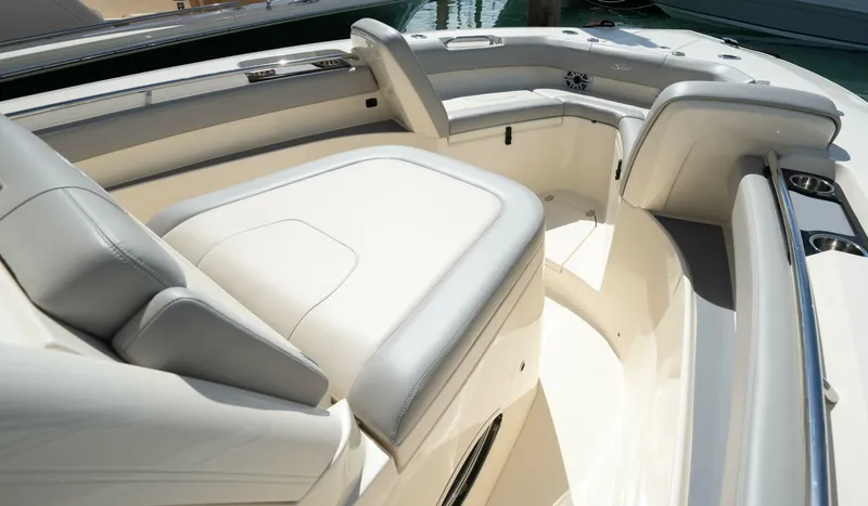 Slide: The Image of Scout 305 LXF 2026 - 5060494