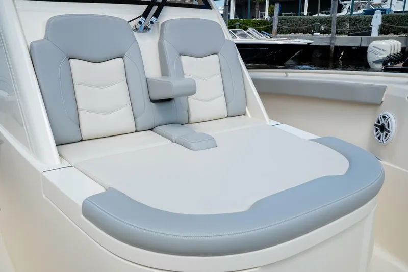 Slide: The Image of Scout 330 LXF 2026 - 5060593