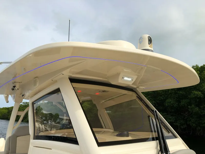 Slide: The Image of Scout 330 LXF 2026 - 5060589