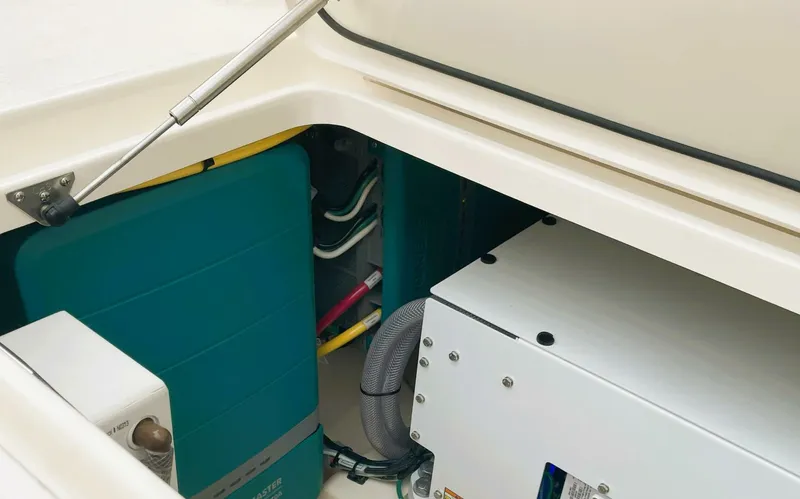 Slide: The Image of Scout 400 LXF Li-Ion 2026 - 5060696