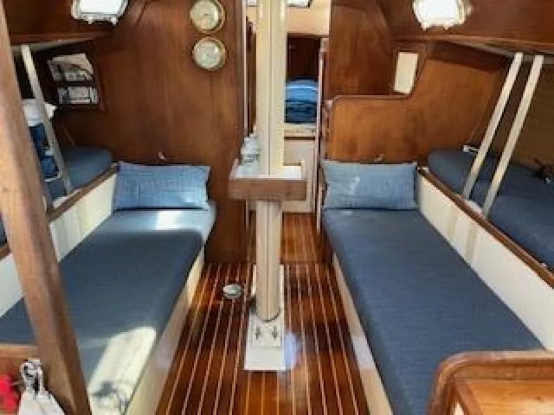 Slide: The Image of Peterson 34 1979 - 5061249