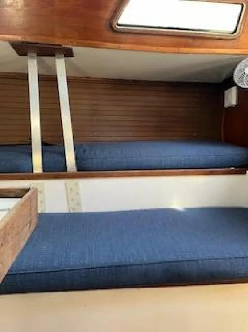 Slide: The Image of Peterson 34 1979 - 5061255