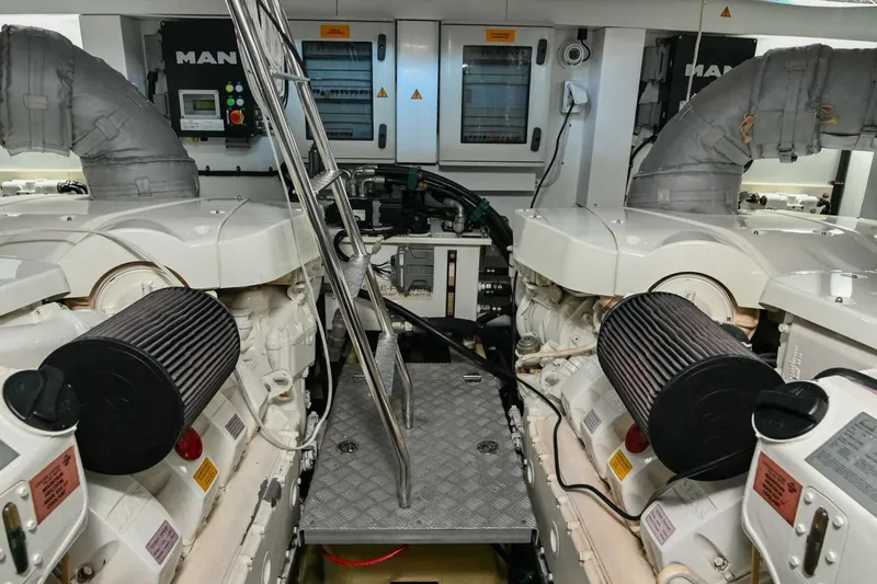 Slide: The Image of Sunseeker Predator 68 2015 - 5061266