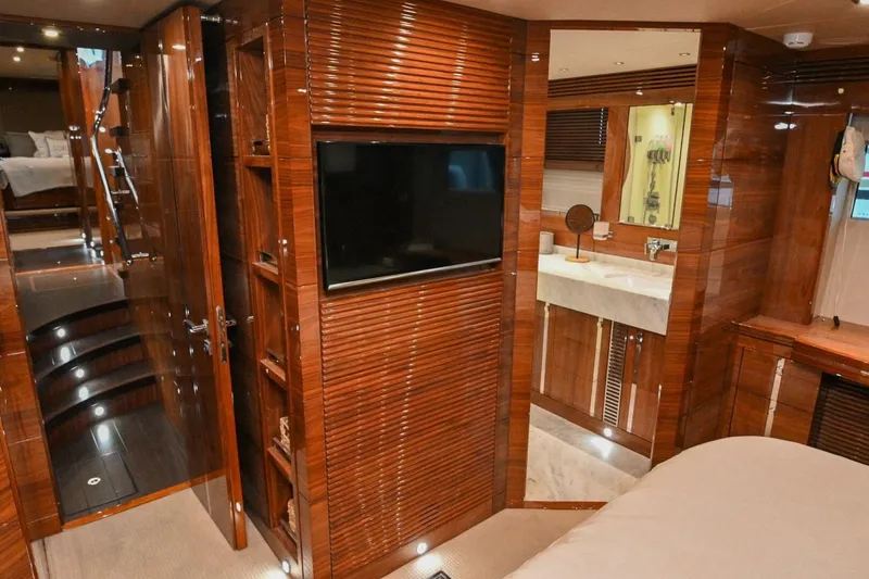 Slide: The Image of Sunseeker Predator 68 2015 - 5061270