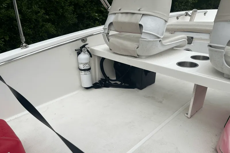 Slide: The Image of Boston Whaler 130 SUPER SPORT 2021 - 12