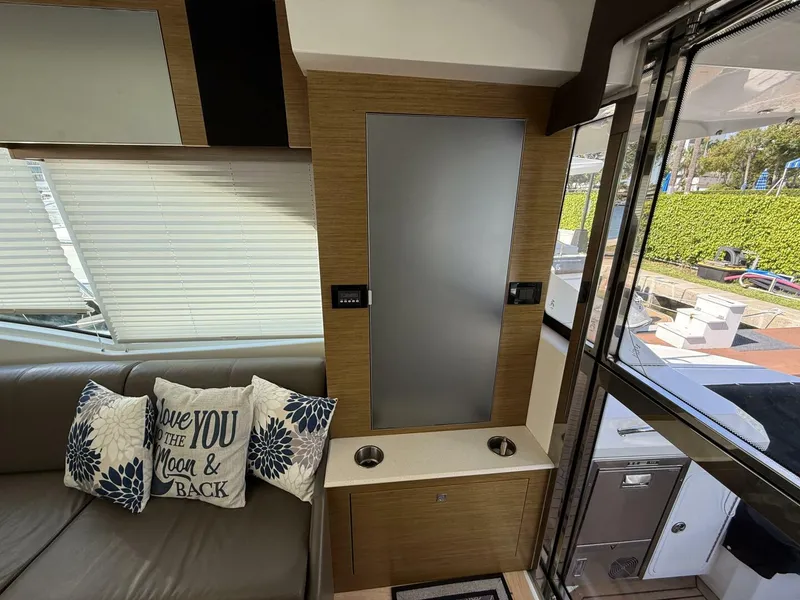 Slide: The Image of Cruisers Yachts 45 Cantius 2014 - 5088107