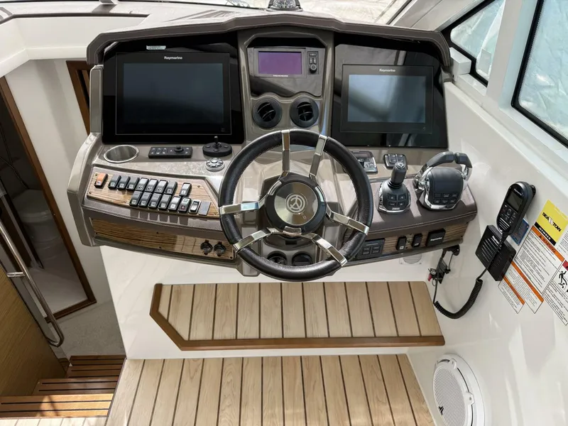 Slide: The Image of Cruisers Yachts 45 Cantius 2014 - 5088110
