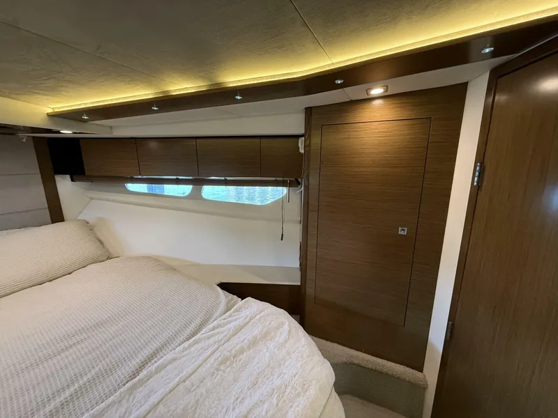 Slide: The Image of Cruisers Yachts 45 Cantius 2014 - 5088117