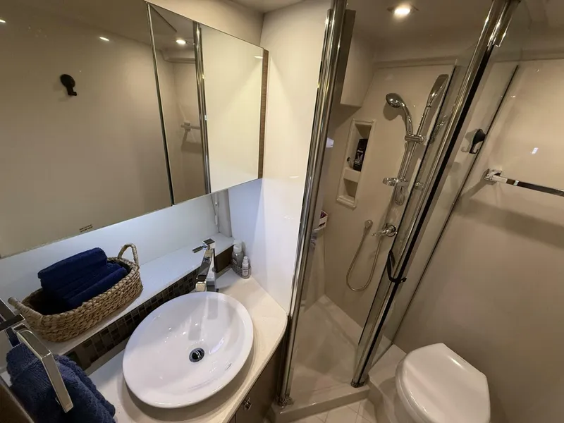 Slide: The Image of Cruisers Yachts 45 Cantius 2014 - 5088133