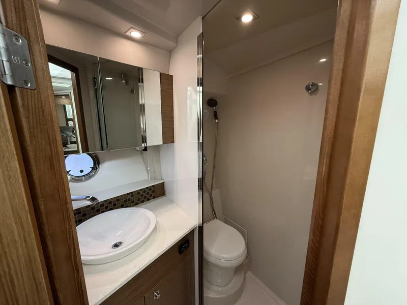 Slide: The Image of Cruisers Yachts 45 Cantius 2014 - 5088139