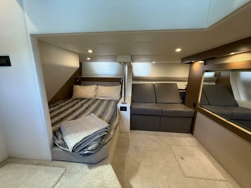 Slide: The Image of Cruisers Yachts 45 Cantius 2014 - 5088136