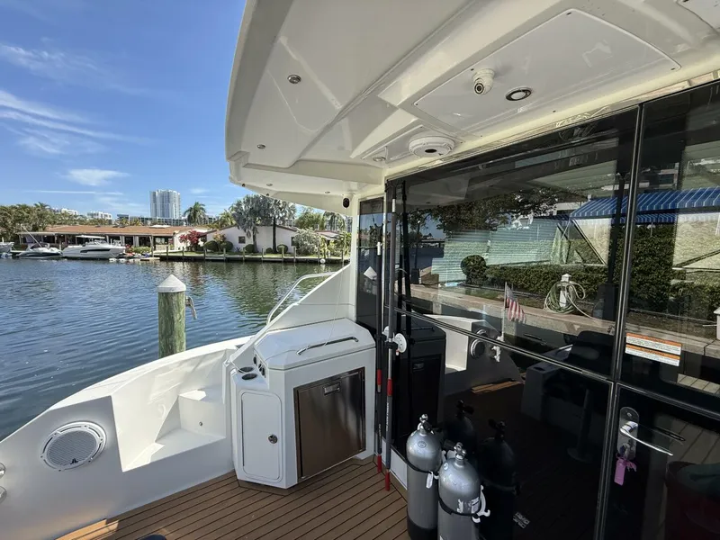 Slide: The Image of Cruisers Yachts 45 Cantius 2014 - 5088156