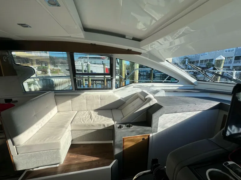 Slide: The Image of Cruisers Yachts 42 Cantius 2018 - 5075095