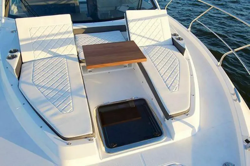 Slide: The Image of Cruisers Yachts 42 Cantius 2018 - 5063390