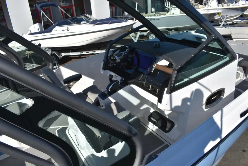 Slide: The Image of Monterey 27 Elite OB 2025 - 5063698