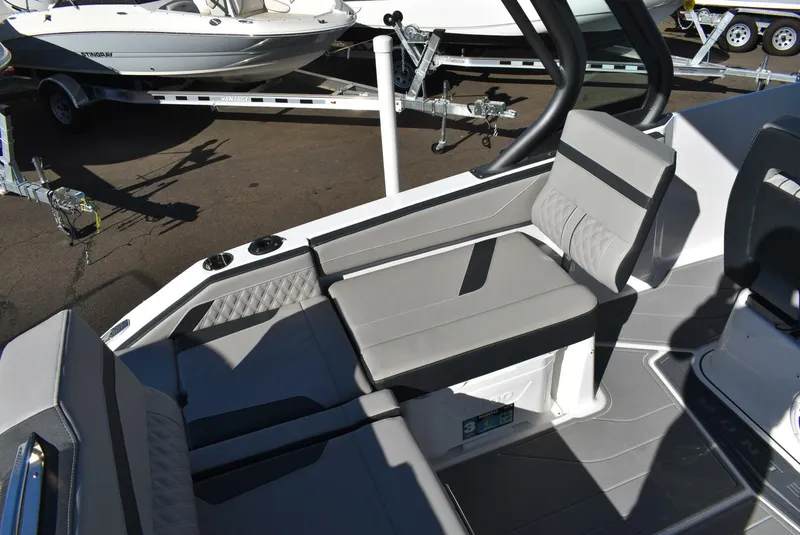 Slide: The Image of Monterey 27 Elite OB 2025 - 5063712
