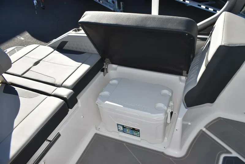 Slide: The Image of Monterey 27 Elite OB 2025 - 5063721