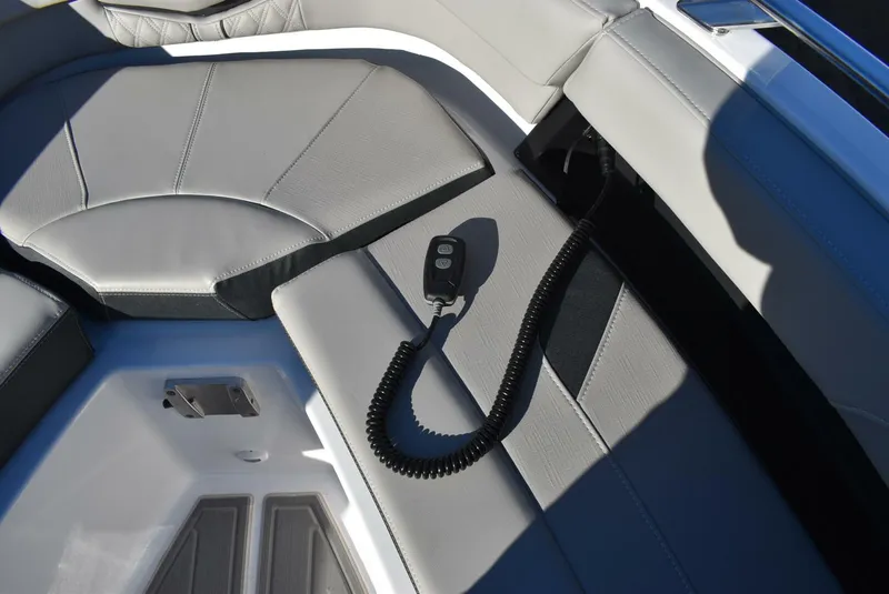 Slide: The Image of Monterey 27 Elite OB 2025 - 5063755