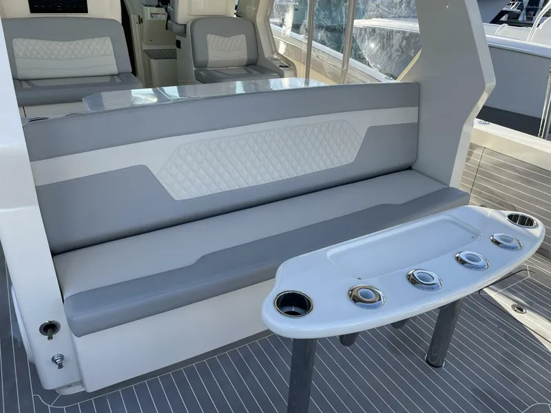 Slide: The Image of Scout 530 LXF 2026 - 5063936