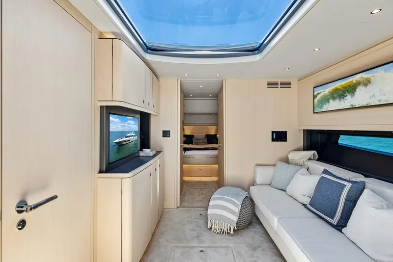 Slide: The Image of Scout 670 LXS 2026 - 5355321