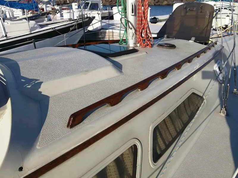 Slide: The Image of Islander 28 1977 - 5064203