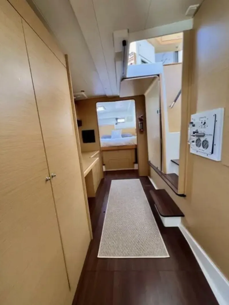 Slide: The Image of Lagoon 40 2012 - 5064254