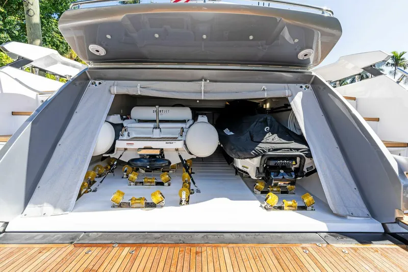 Slide: The Image of Azimut S8 2024 - 5064634