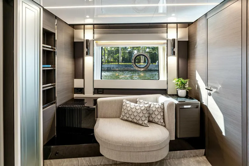 Slide: The Image of Azimut S8 2024 - 5064822