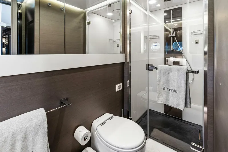 Slide: The Image of Azimut S8 2024 - 5064824