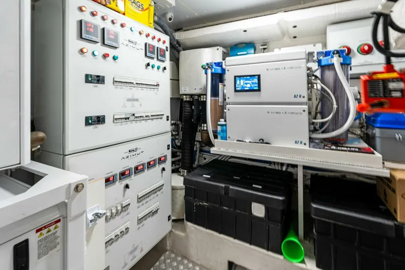 Slide: The Image of Azimut S8 2024 - 5064832