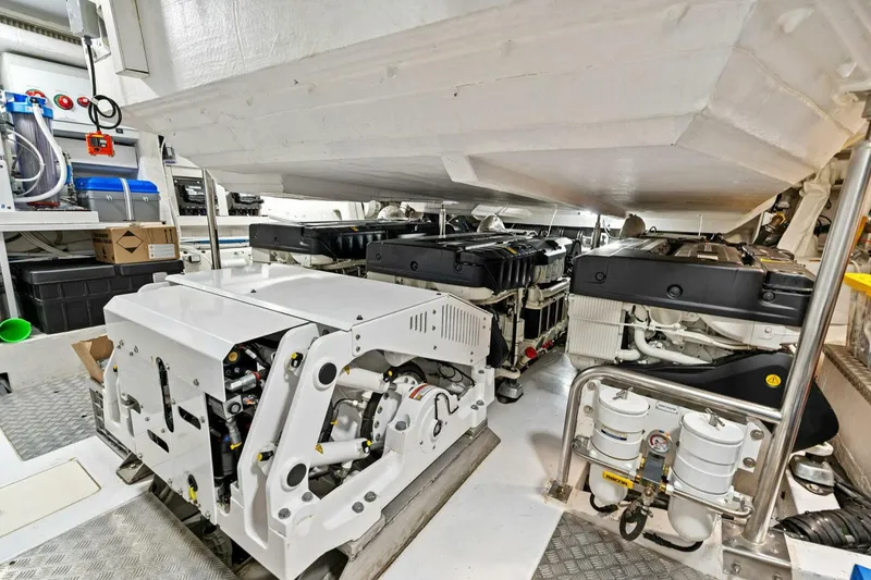 Slide: The Image of Azimut S8 2024 - 5064867