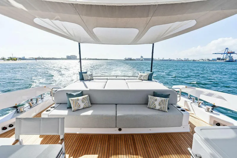 Slide: The Image of Azimut S8 2024 - 5064636