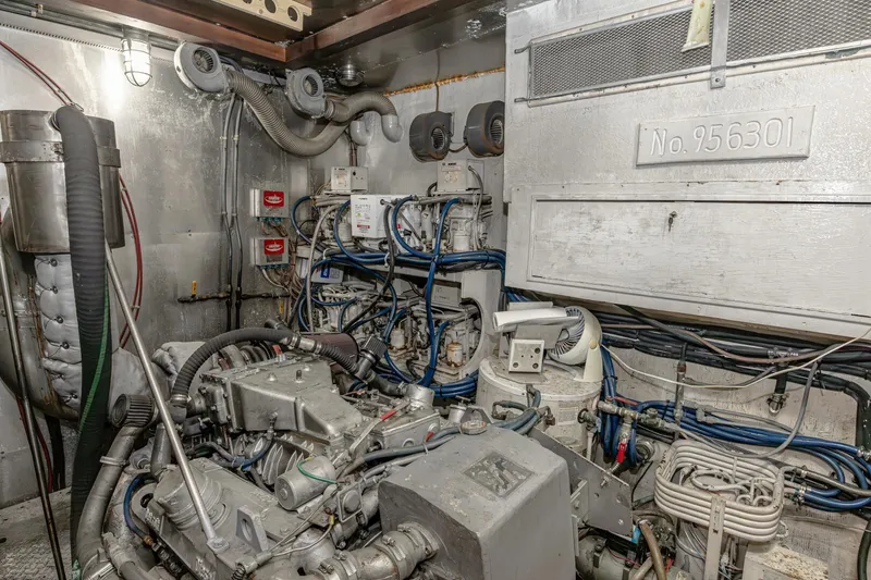 Slide: The Image of Jefferson Marquessa 1987 - 5086312