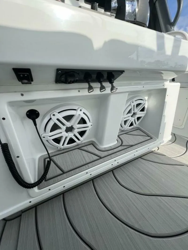 Slide: The Image of Yellowfin 36 Offshore 2019 - 5067509