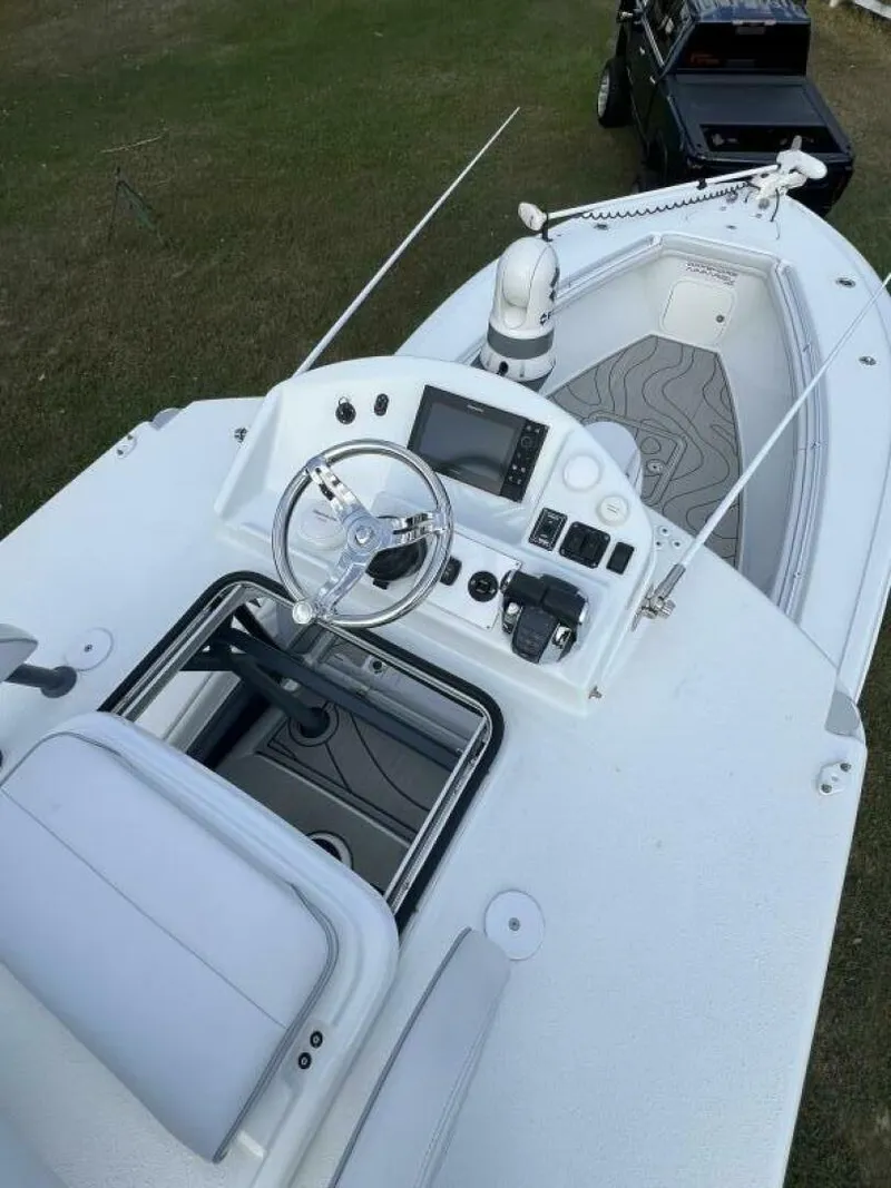 Slide: The Image of Yellowfin 36 Offshore 2019 - 5067515