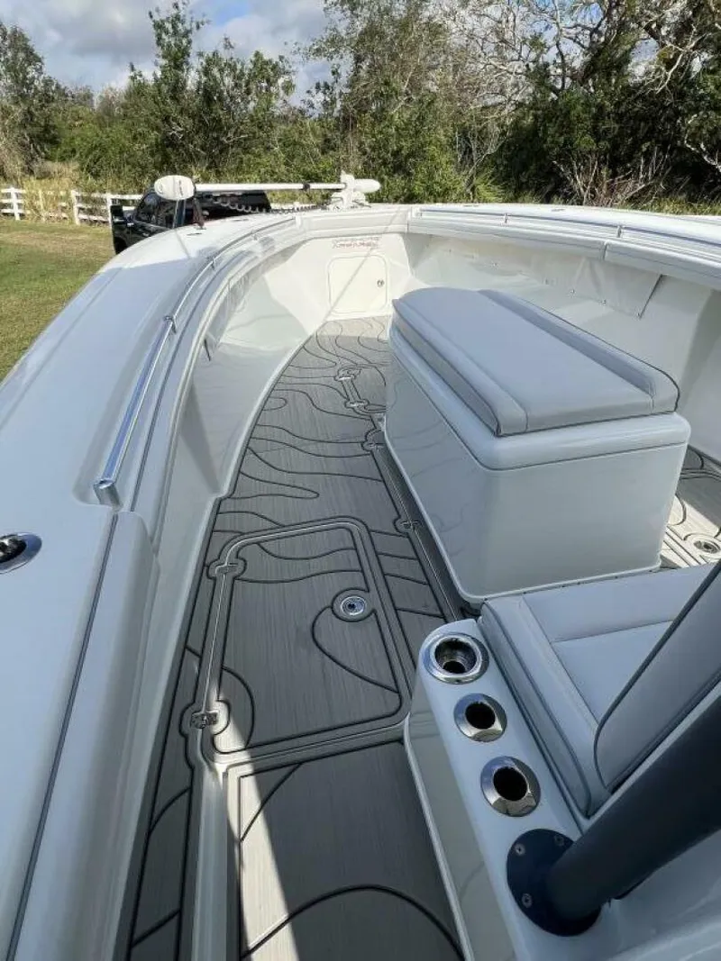 Slide: The Image of Yellowfin 36 Offshore 2019 - 5067524