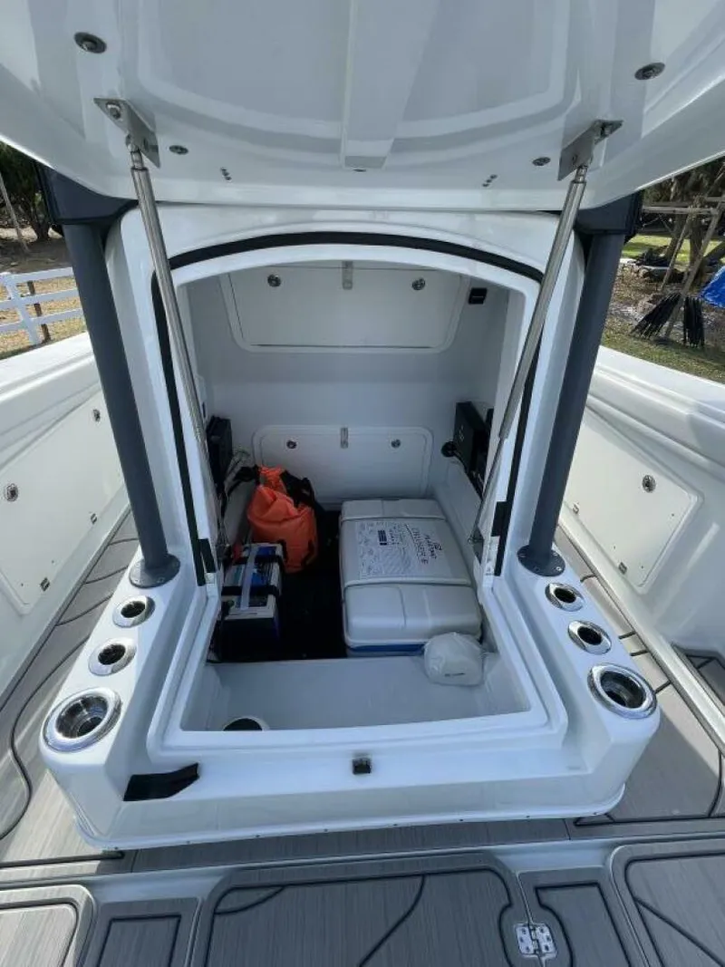 Slide: The Image of Yellowfin 36 Offshore 2019 - 5067536