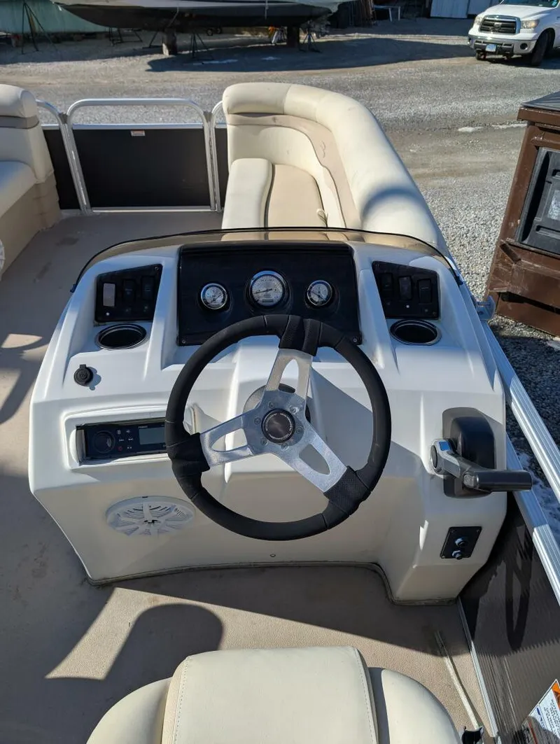 Slide: The Image of Bennington 21 SLX 2014 - 5068692