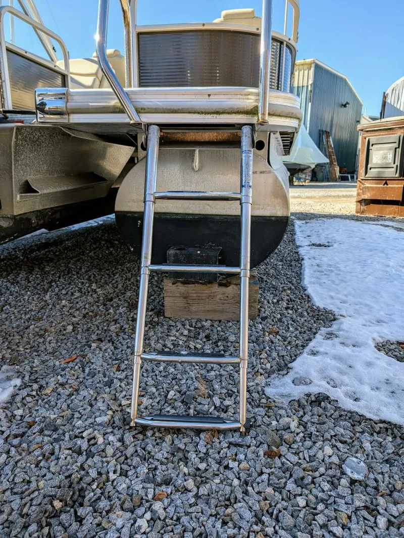 Slide: The Image of Bennington 21 SLX 2014 - 5068721