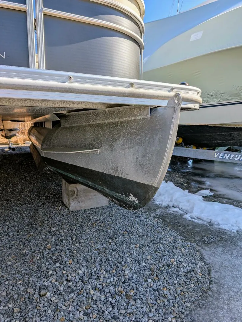 Slide: The Image of Bennington 21 SLX 2014 - 5068685