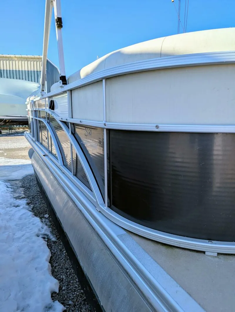 Slide: The Image of Bennington 21 SLX 2014 - 5068703