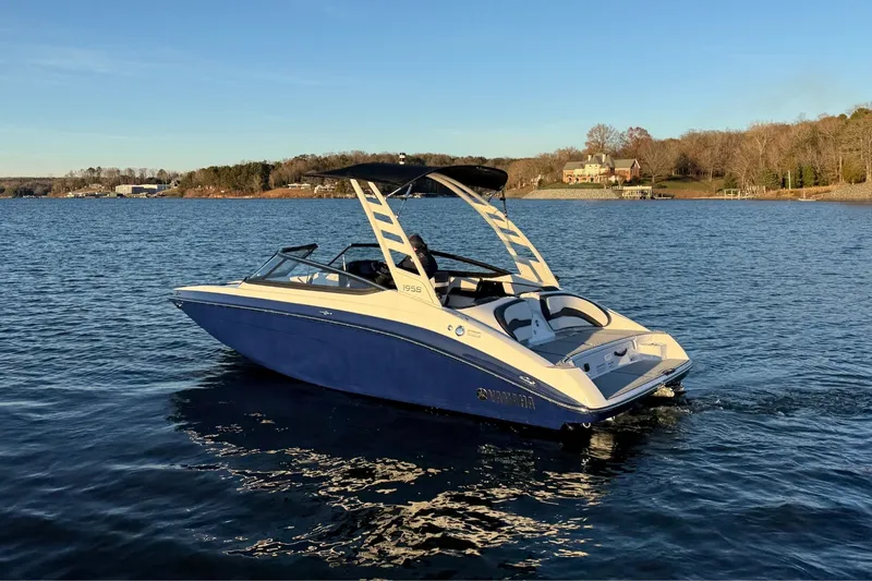 Slide: The Image of Yamaha 195S 2026 - 1