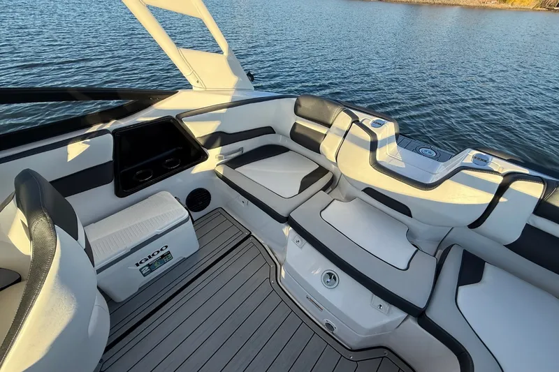 Slide: The Image of Yamaha 195S 2026 - 11