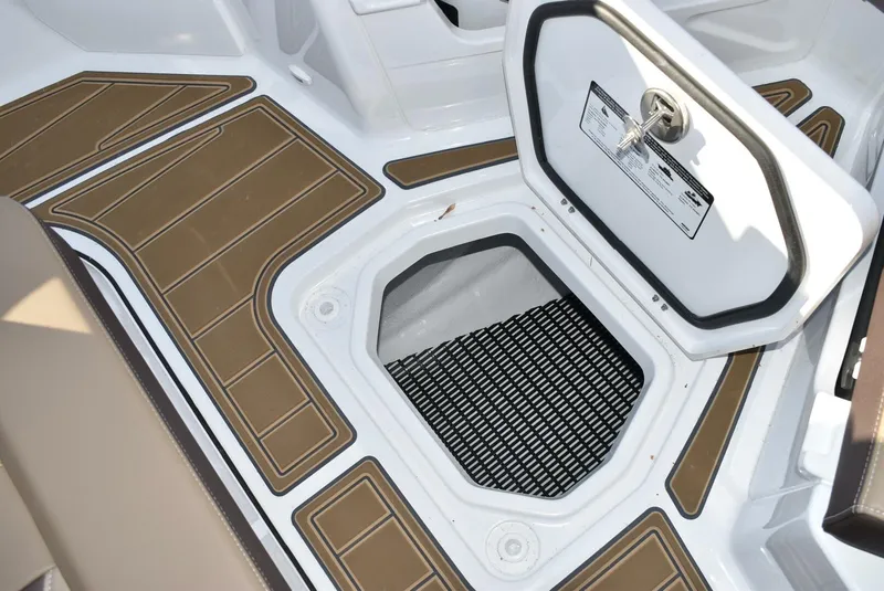 Slide: The Image of Monterey 30 Elite 2025 - 5069914