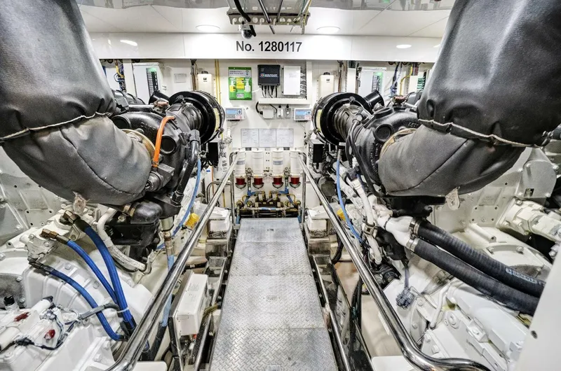 Slide: The Image of Ocean Alexander 85 E 2016 - 5070810