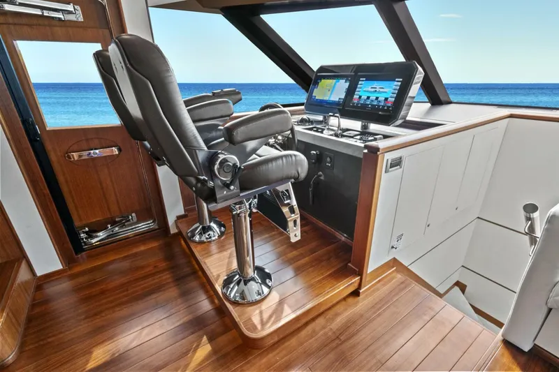 Slide: The Image of Ocean Alexander 85 E 2016 - 5070686