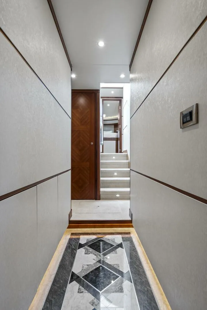 Slide: The Image of Ocean Alexander 85 E 2016 - 5070701