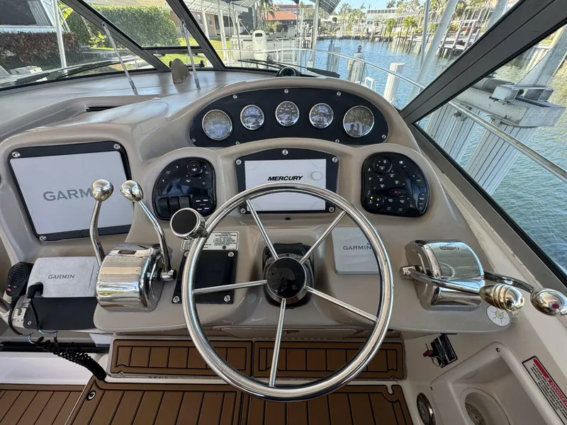 Slide: The Image of Sea Ray 320 Sundancer 2005 - 5071714